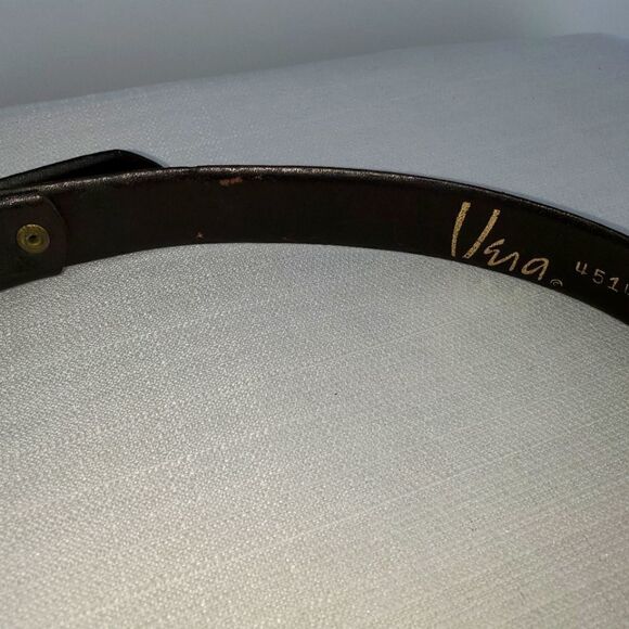 VERA Black Leather Belt with Brass Color Buckle Size Medium - Picture 6 of 6